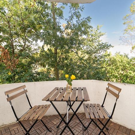 Two Bedroom Apartment By Buonomo Stays Short Lets & Serviced Accommodation In Balham With Balcony 런던 외부 사진