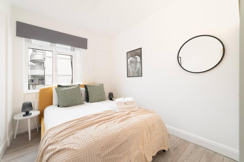 Two Bedroom Apartment By Buonomo Stays Short Lets & Serviced Accommodation In Balham With Balcony 런던 외부 사진