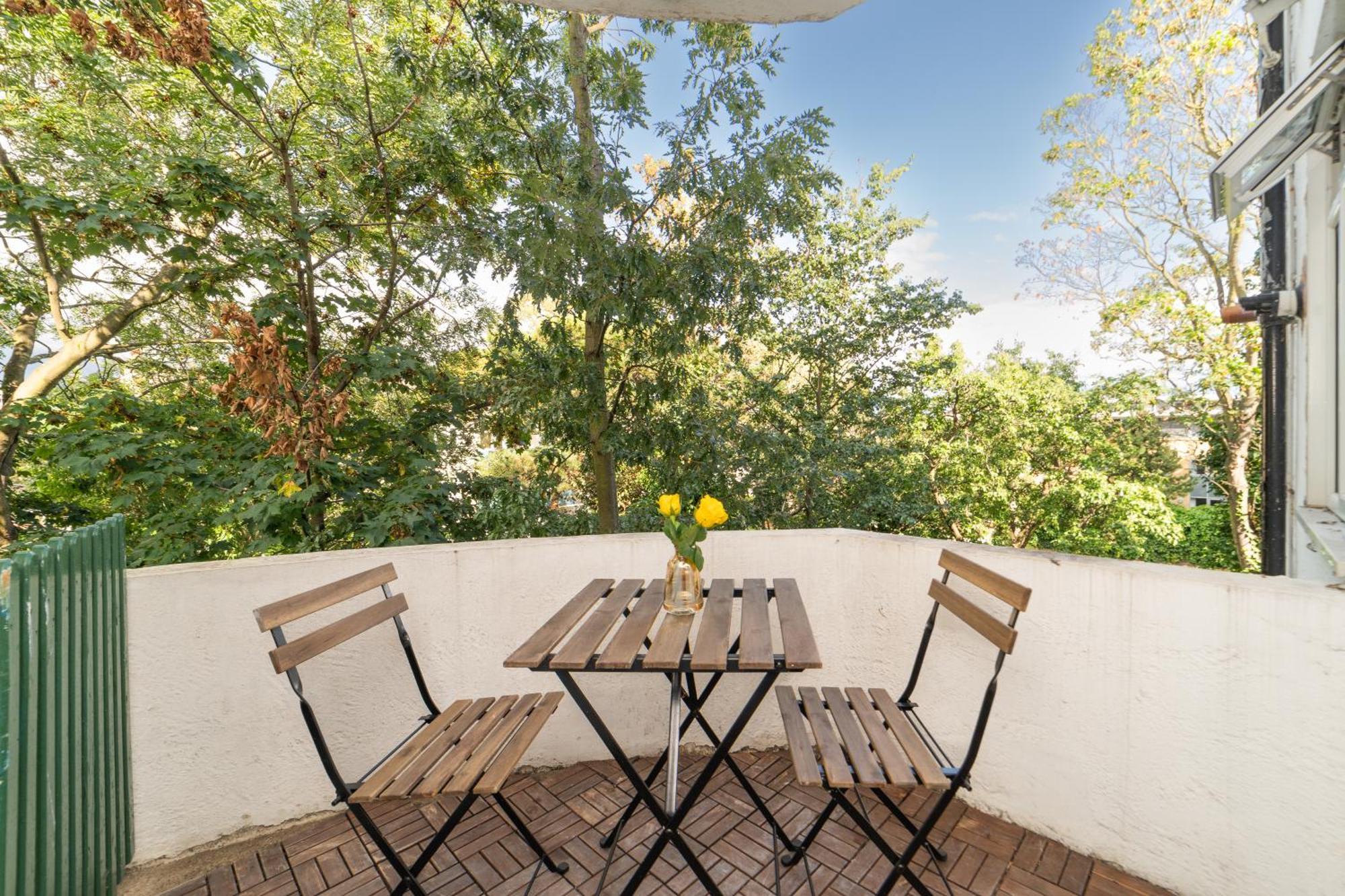 Two Bedroom Apartment By Buonomo Stays Short Lets & Serviced Accommodation In Balham With Balcony 런던 외부 사진